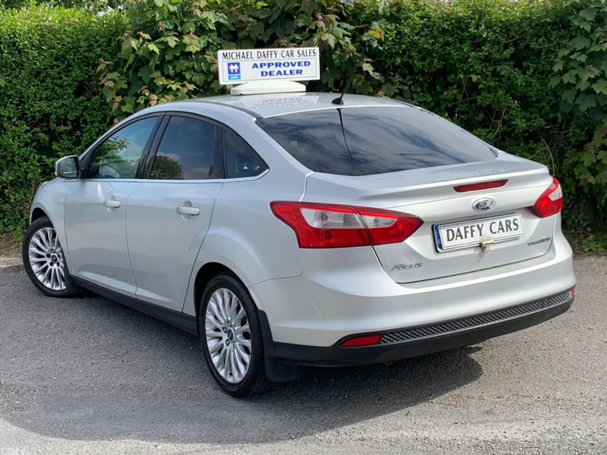 Ford Focus Saloon, Diesel, 2011, Silver
