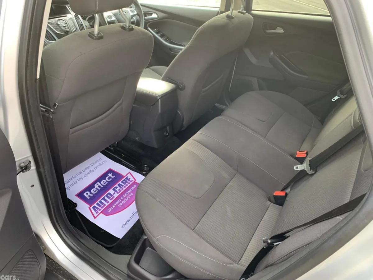 Ford Focus Saloon, Diesel, 2011, Silver