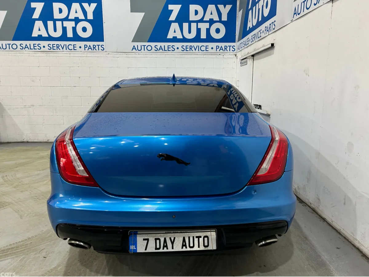 Jaguar XJ Saloon, Diesel, 2016, Blue