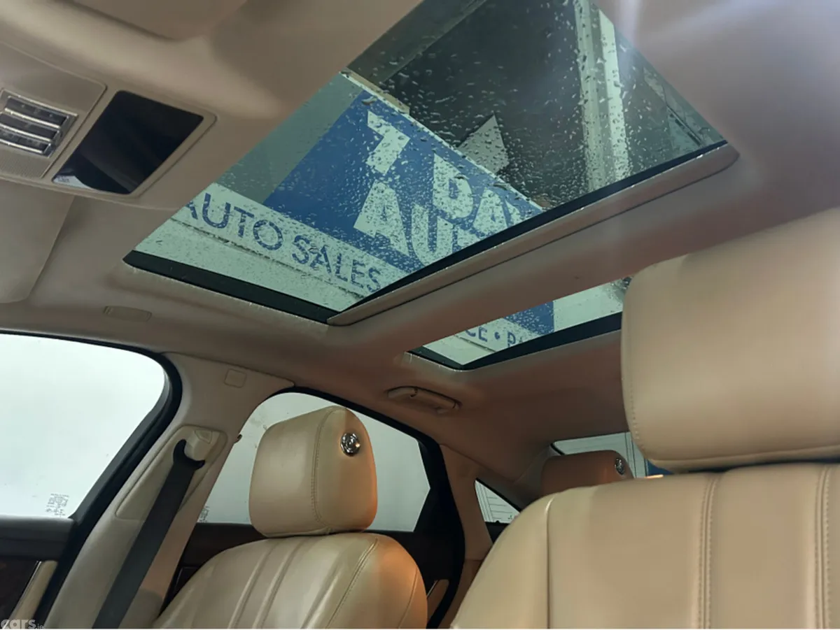 Jaguar XJ Saloon, Diesel, 2016, Blue