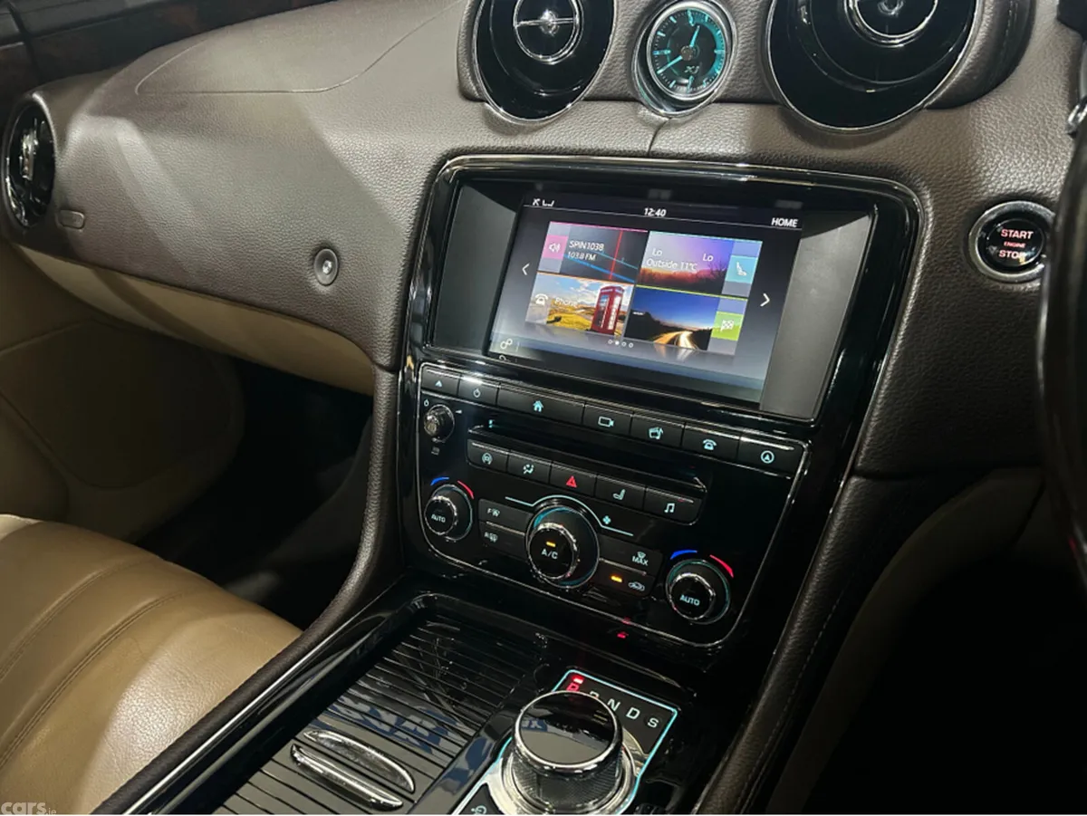Jaguar XJ Saloon, Diesel, 2016, Blue