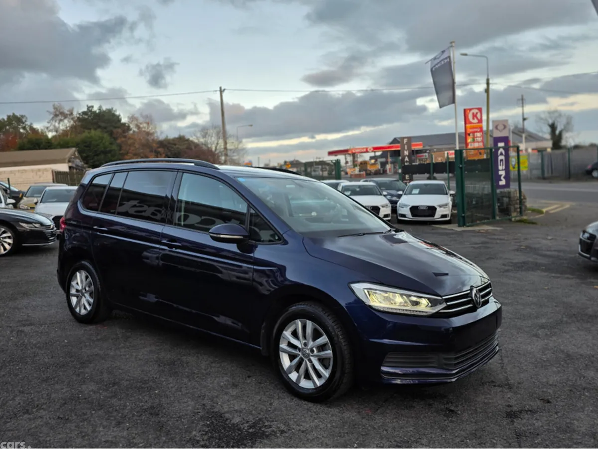 Volkswagen Touran MPV, Petrol, 2016, Blue