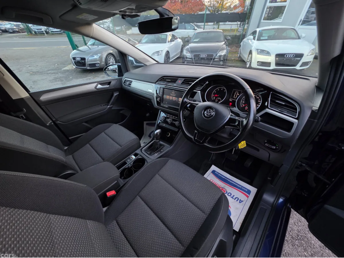 Volkswagen Touran MPV, Petrol, 2016, Blue