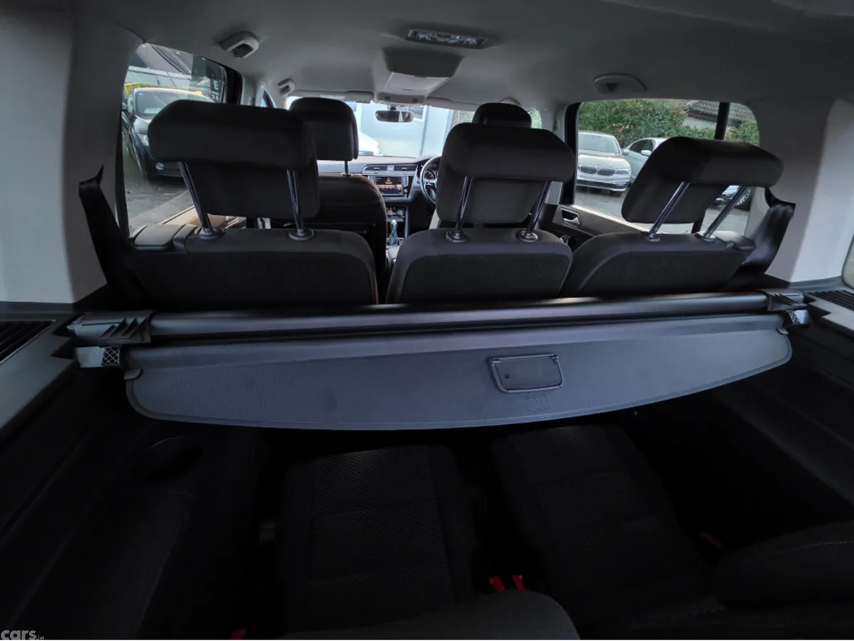 Volkswagen Touran MPV, Petrol, 2016, Blue