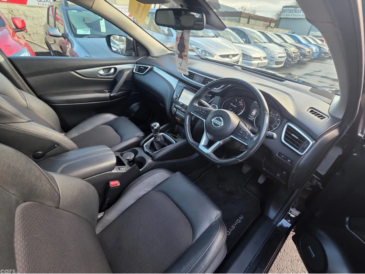 Nissan Qashqai MPV, Diesel, 2019, Black