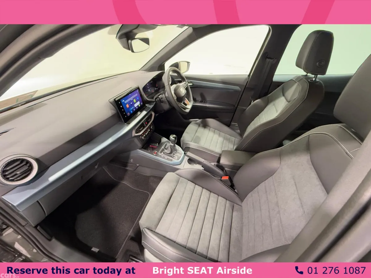 SEAT Arona Hatchback, Petrol, 2025, Green