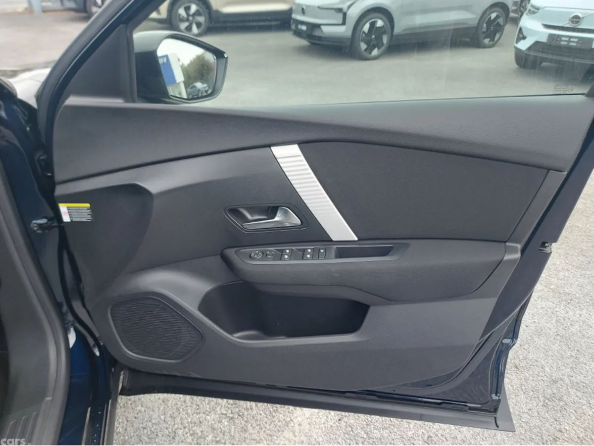 Citroen C4 Saloon, Petrol Hybrid, 2026, Blue
