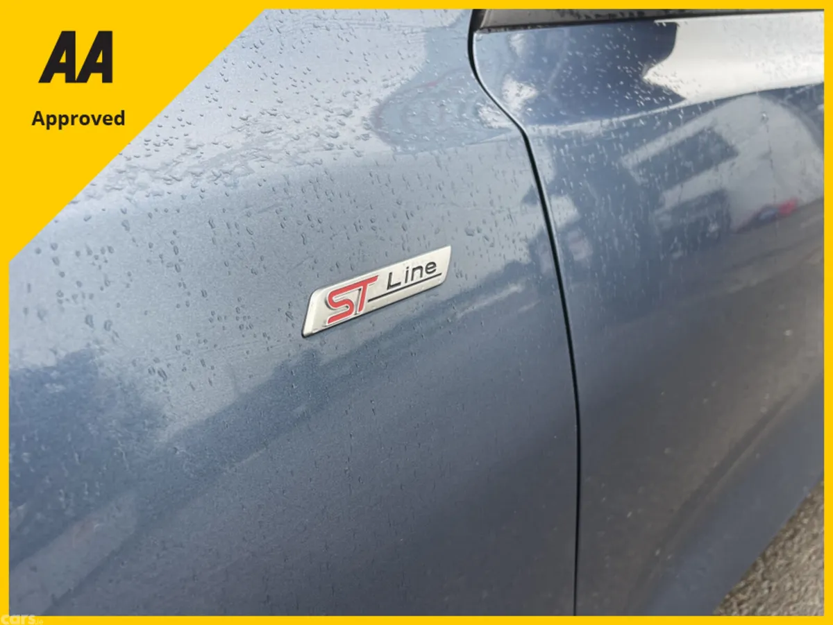 Ford Focus Hatchback, Petrol, 2021, Blue