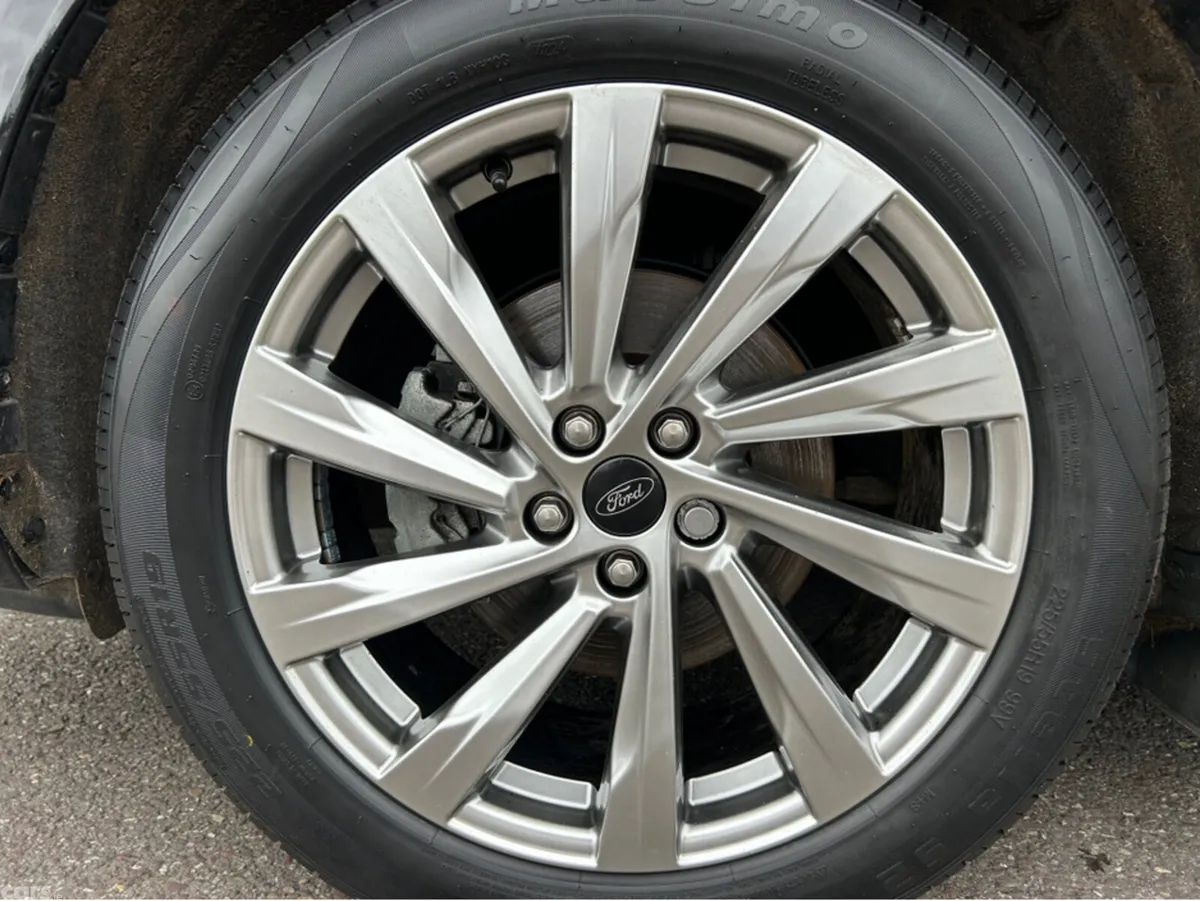Ford Kuga MPV, Petrol Plug-in Hybrid, 2023, Black