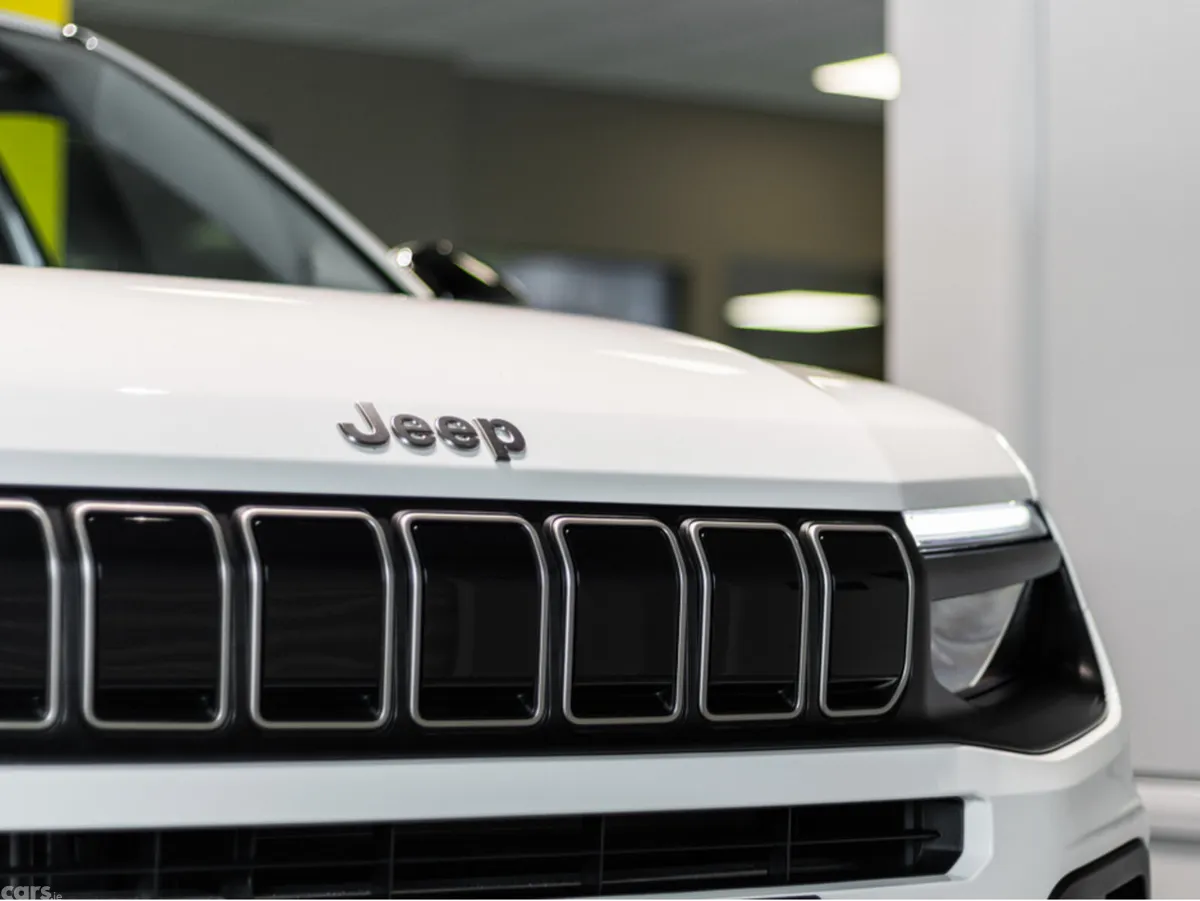Jeep Avenger SUV, Petrol Hybrid, 2026, White