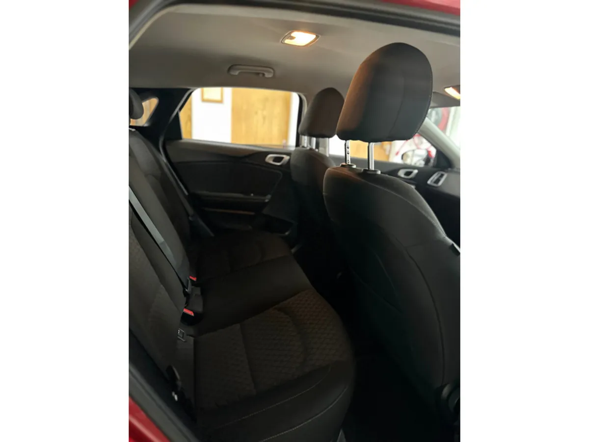 Kia Ceed Hatchback, Petrol, 2021, Red