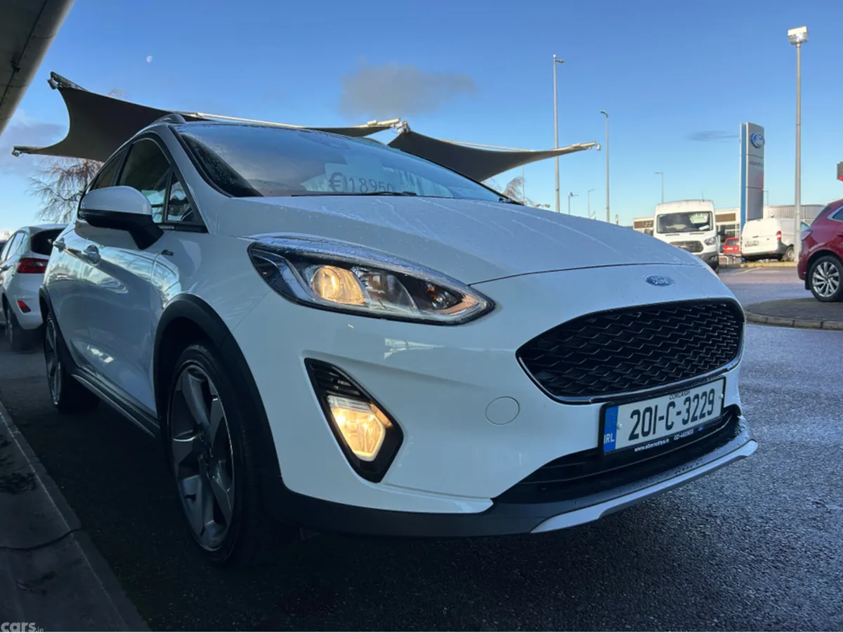 Ford Fiesta Hatchback, Petrol, 2020, White