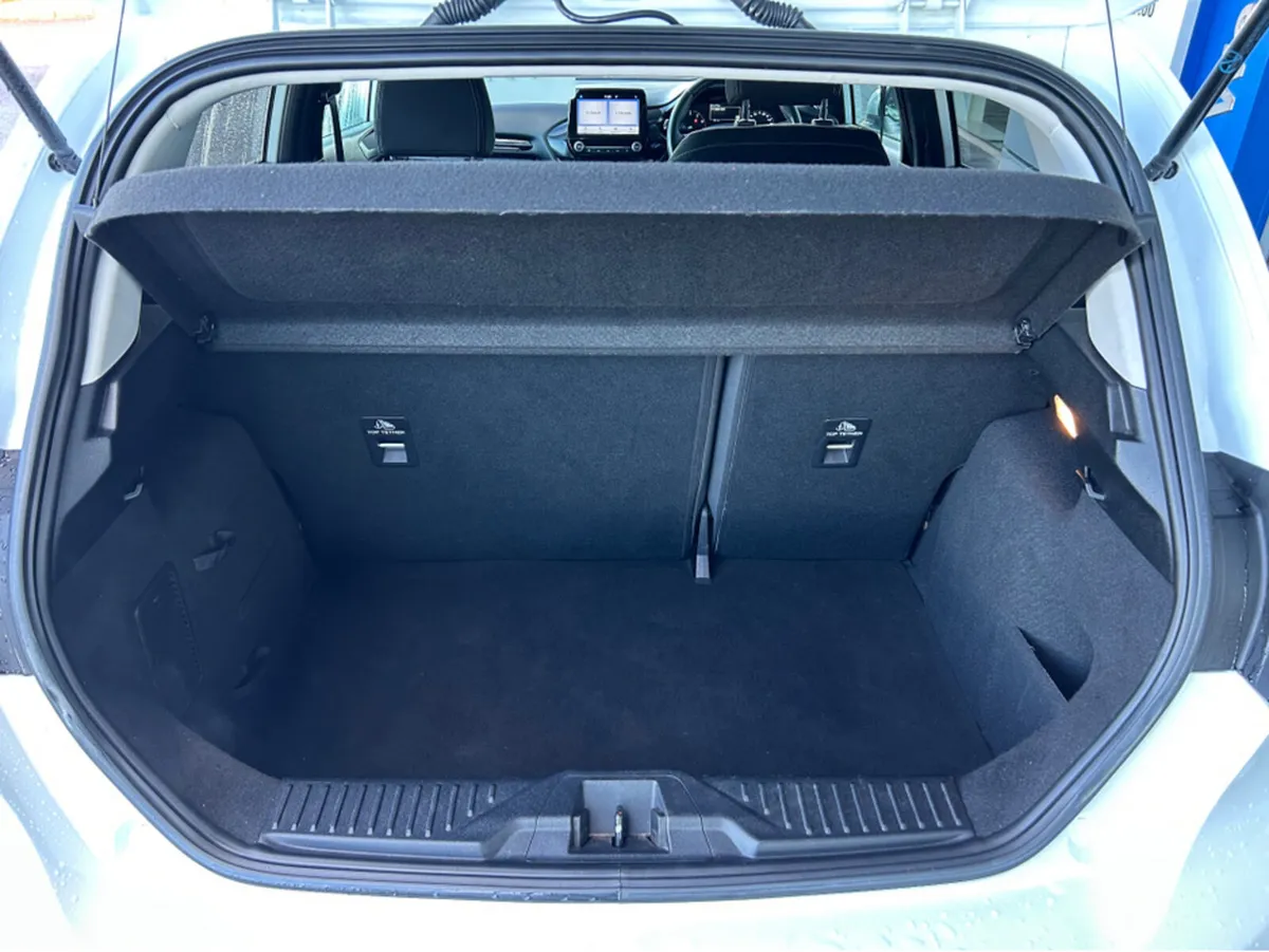 Ford Fiesta Hatchback, Petrol, 2020, White