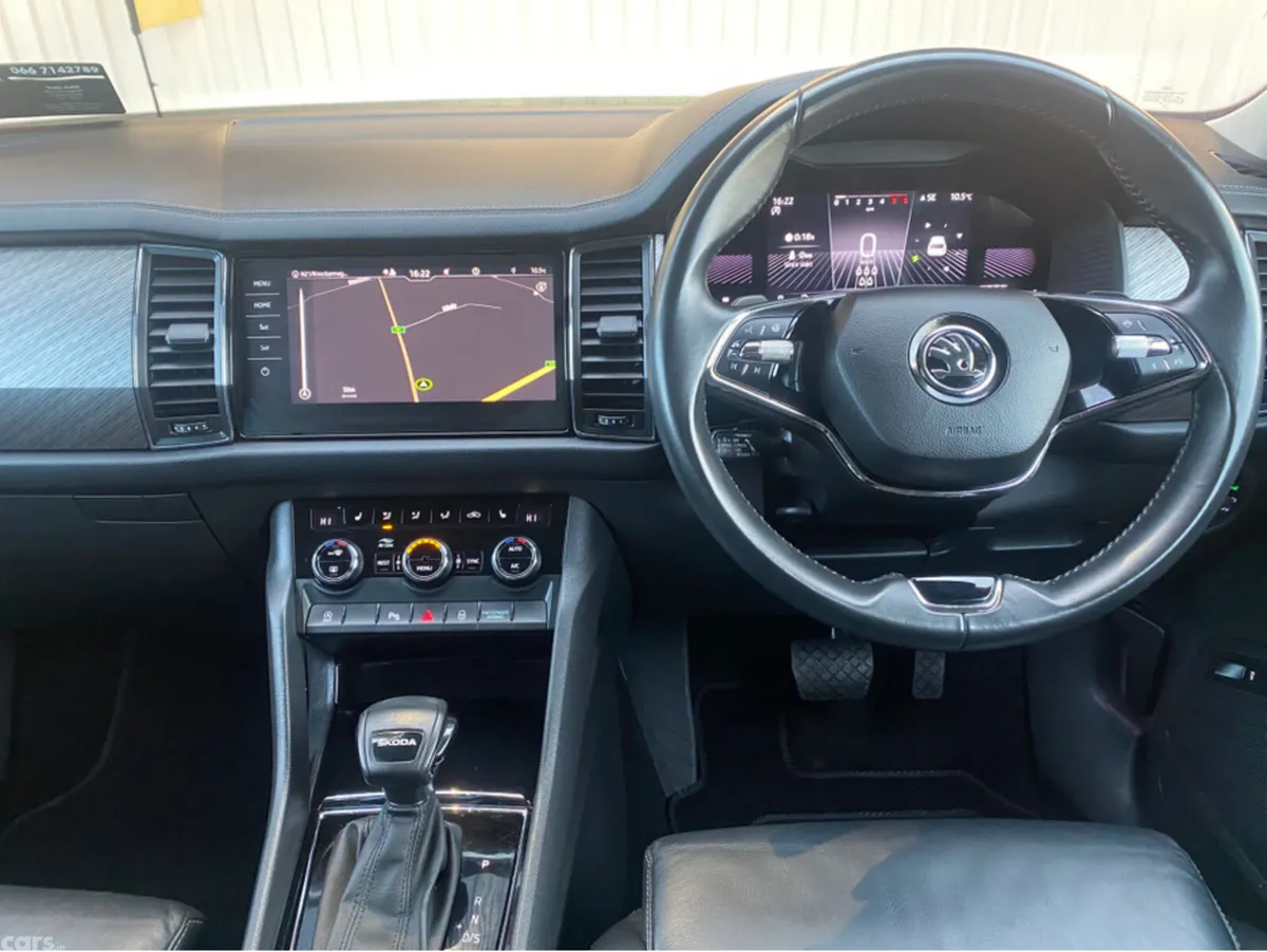Skoda Kodiaq MPV, Diesel, 2023, Grey