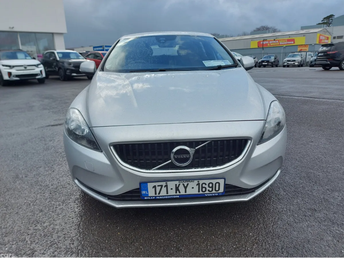 Volvo V40 Hatchback, Diesel, 2017, Grey