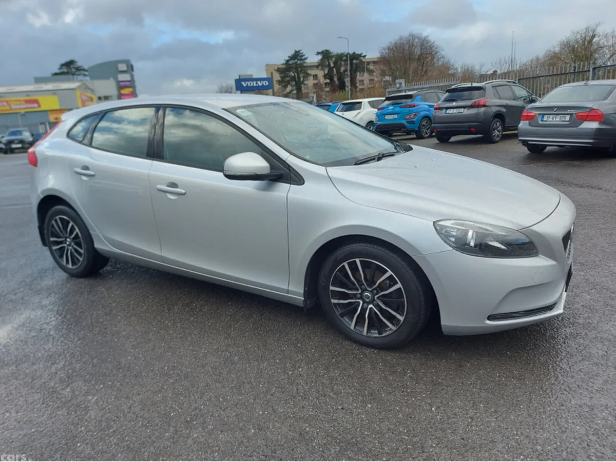 Volvo V40 Hatchback, Diesel, 2017, Grey