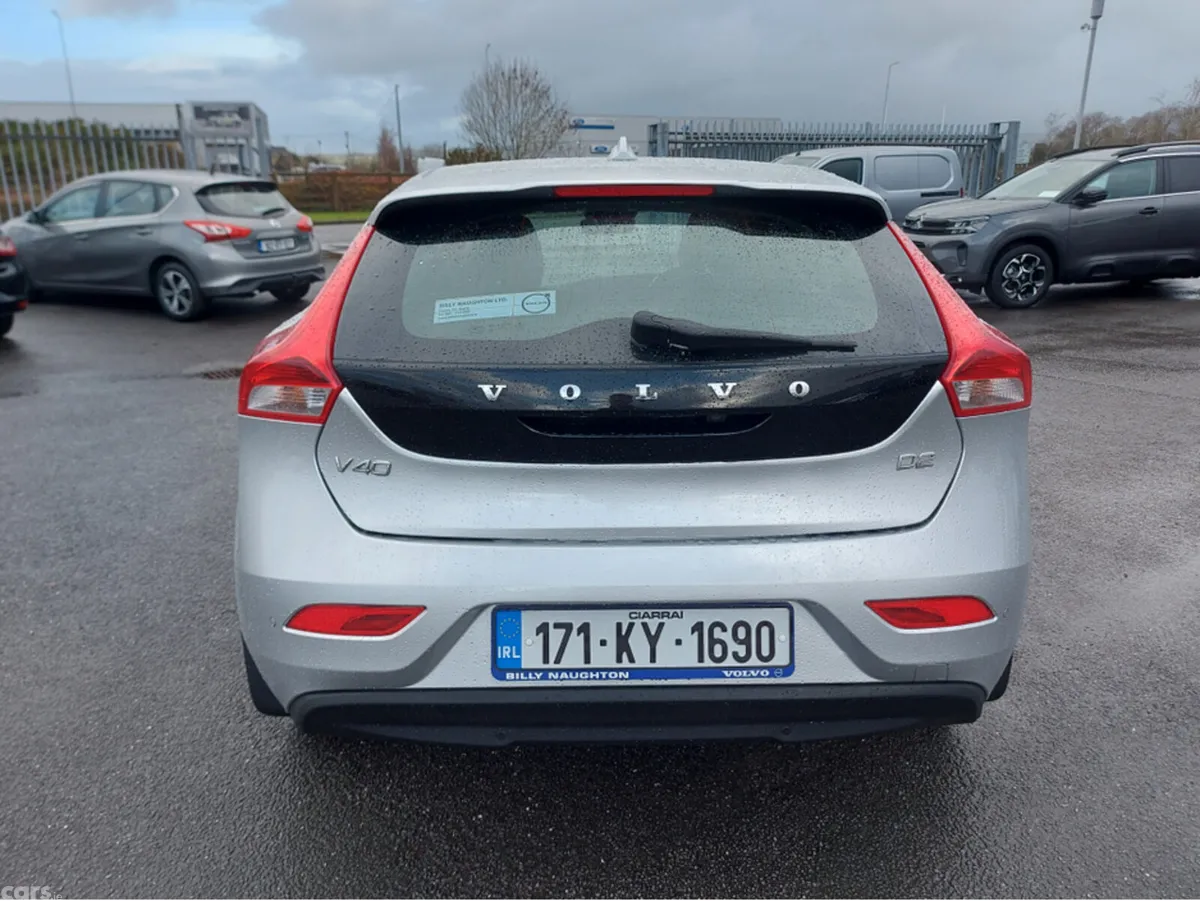 Volvo V40 Hatchback, Diesel, 2017, Grey