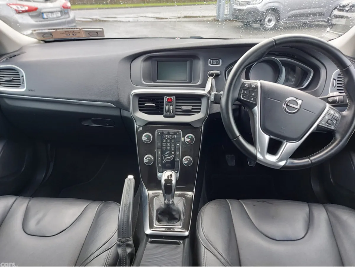 Volvo V40 Hatchback, Diesel, 2017, Grey