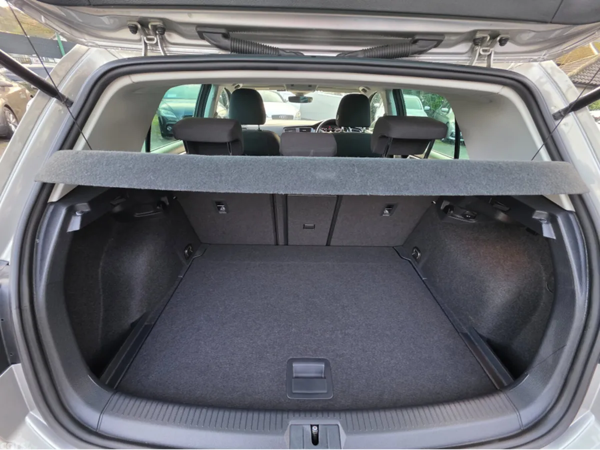 Volkswagen Golf Hatchback, Petrol, 2019, Silver