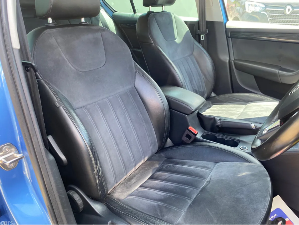 Skoda Octavia Hatchback, Petrol, 2017, Blue