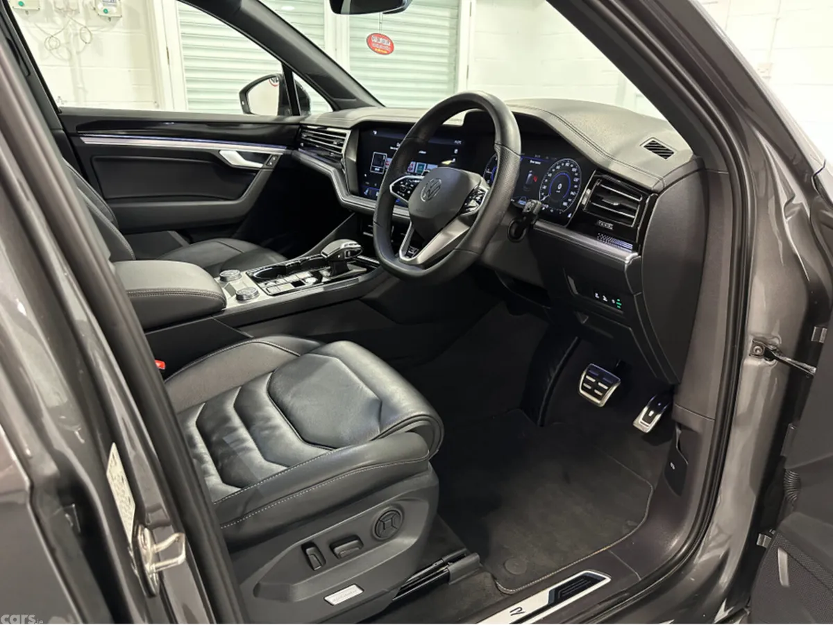 Volkswagen Touareg Estate, Diesel, 2023, Grey