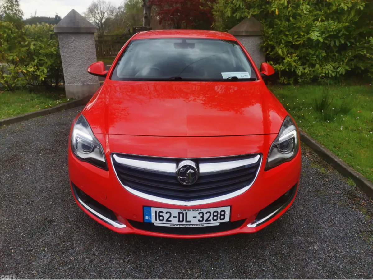 Vauxhall Insignia Hatchback, Diesel, 2016, Red