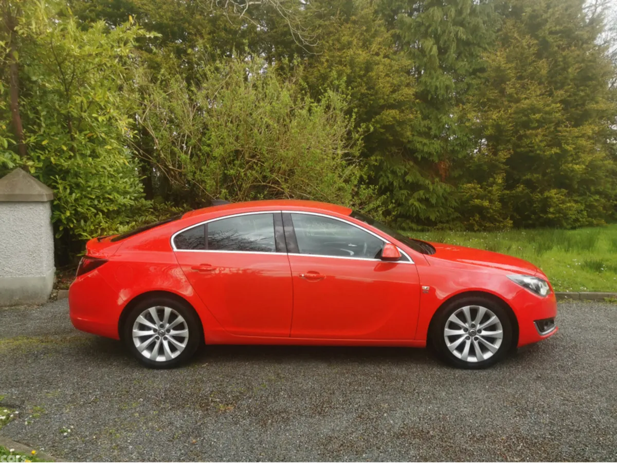 Vauxhall Insignia Hatchback, Diesel, 2016, Red