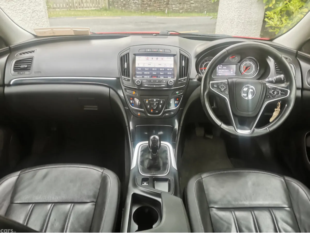 Vauxhall Insignia Hatchback, Diesel, 2016, Red