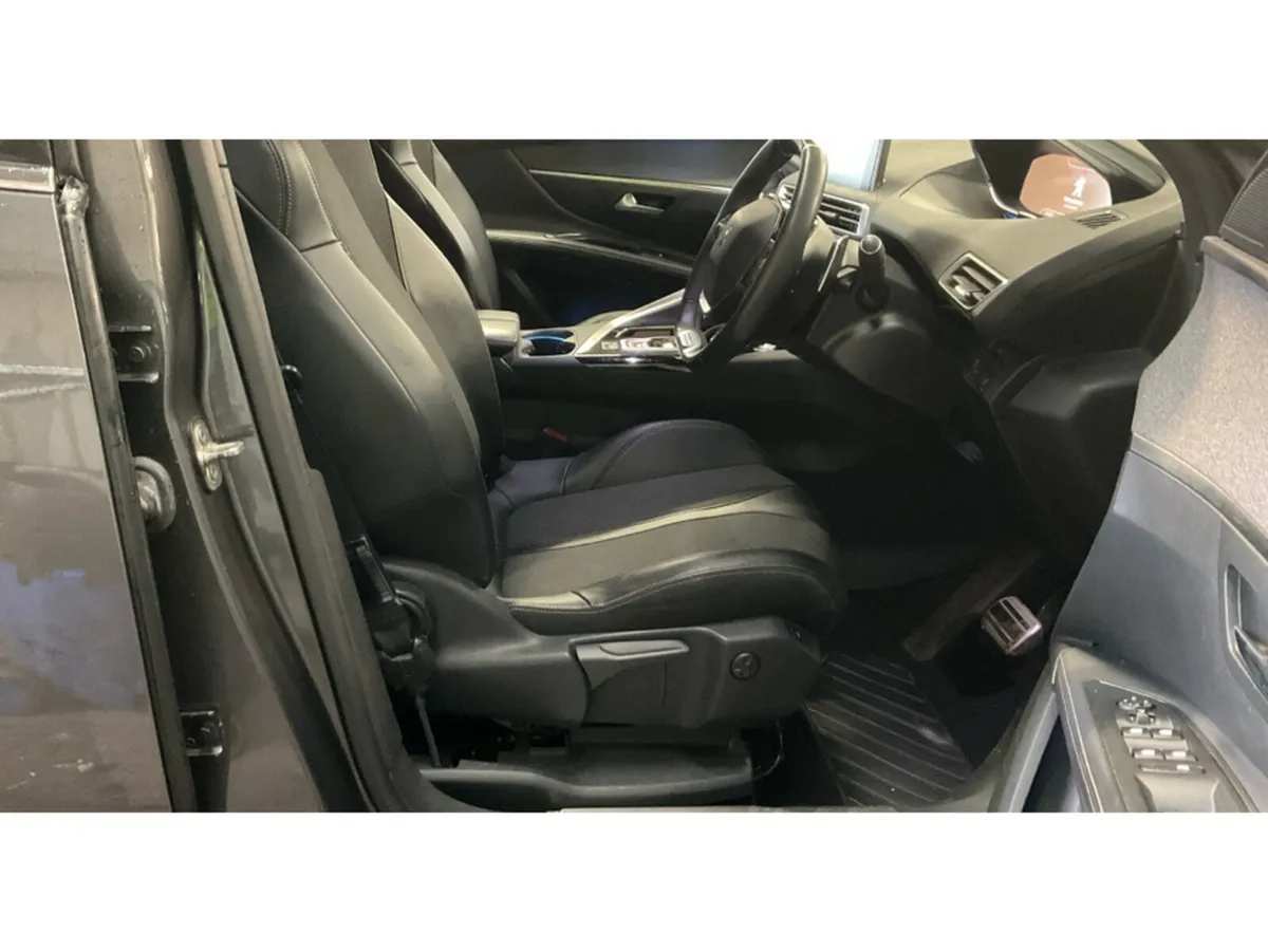 Peugeot 5008 MPV, Diesel, 2019, Grey
