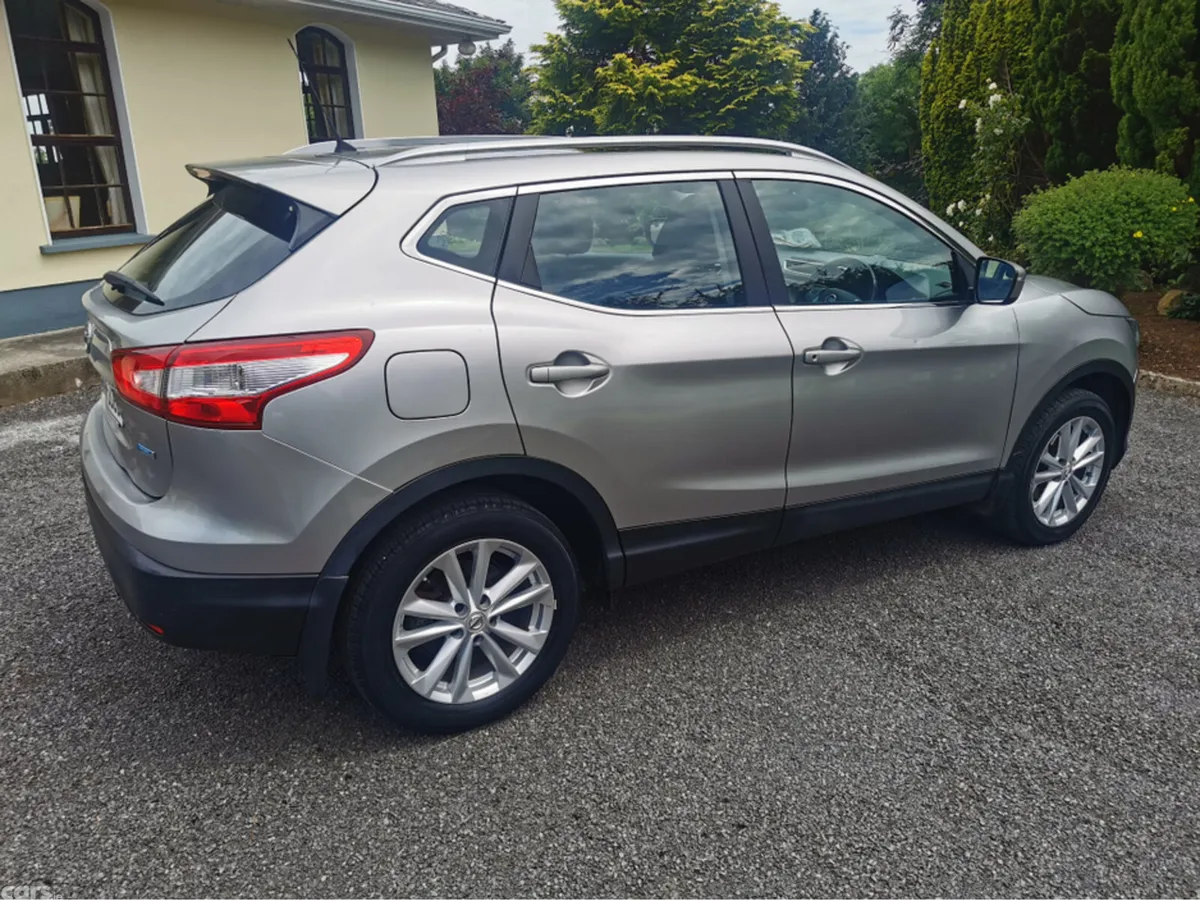 Nissan Qashqai MPV, Diesel, 2016, Silver