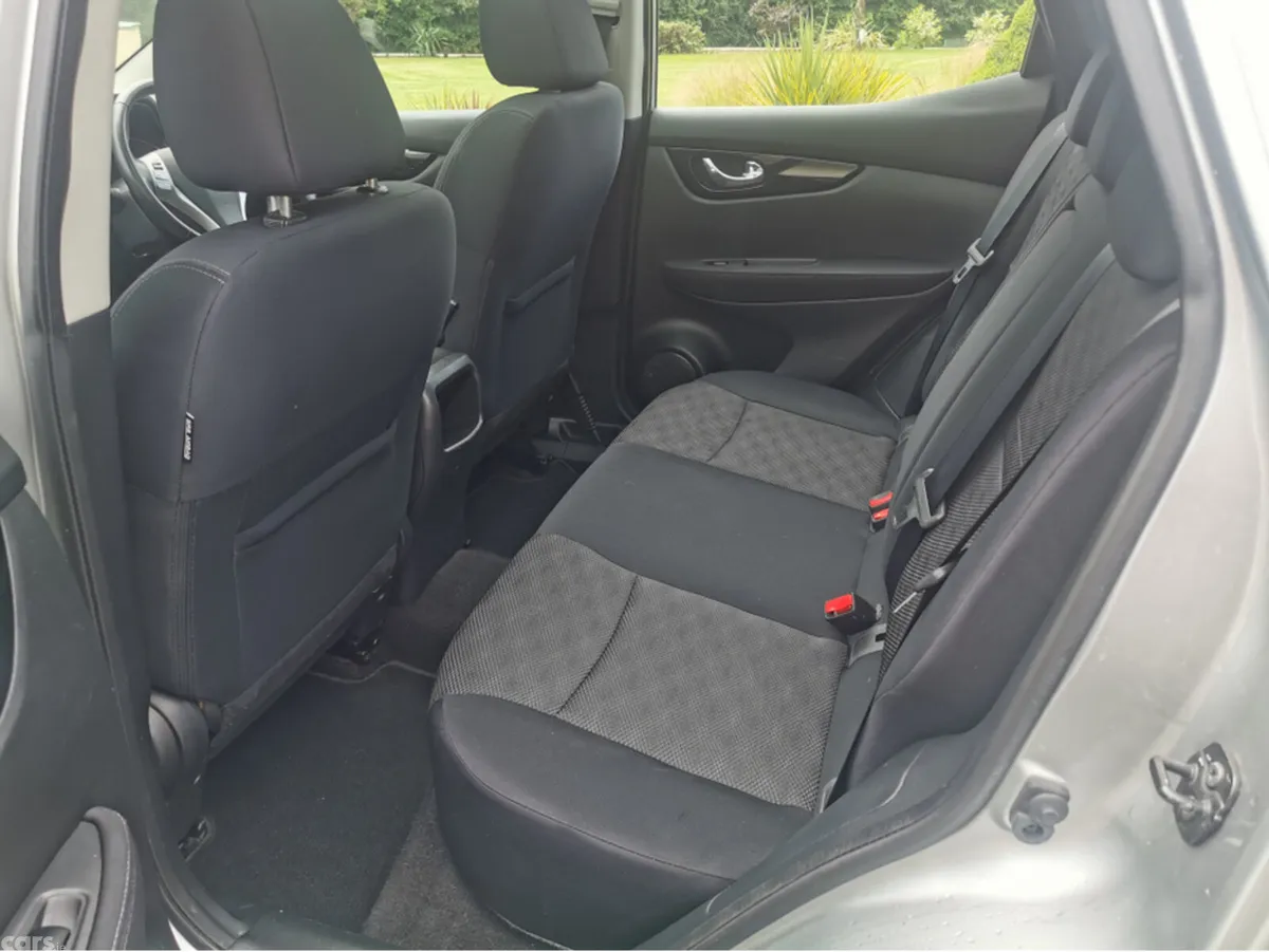 Nissan Qashqai MPV, Diesel, 2016, Silver