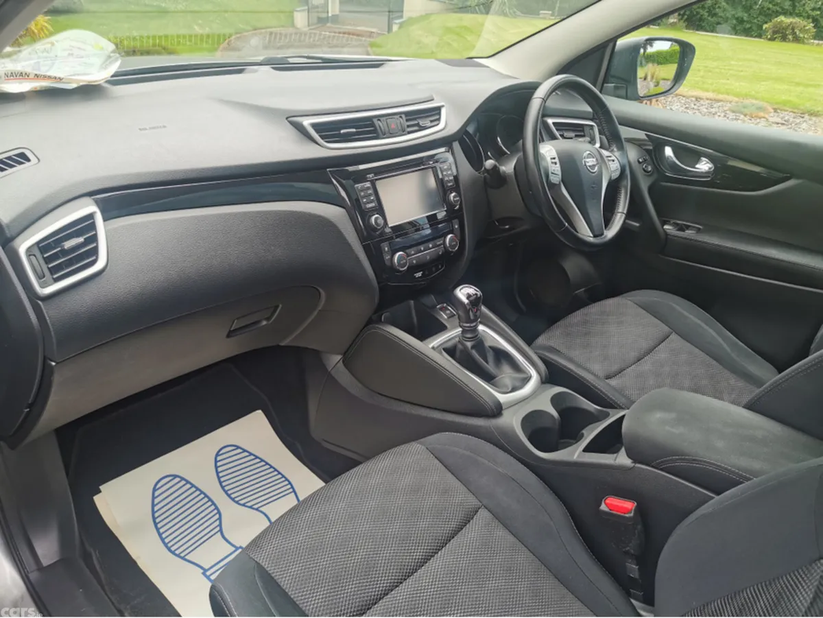 Nissan Qashqai MPV, Diesel, 2016, Silver