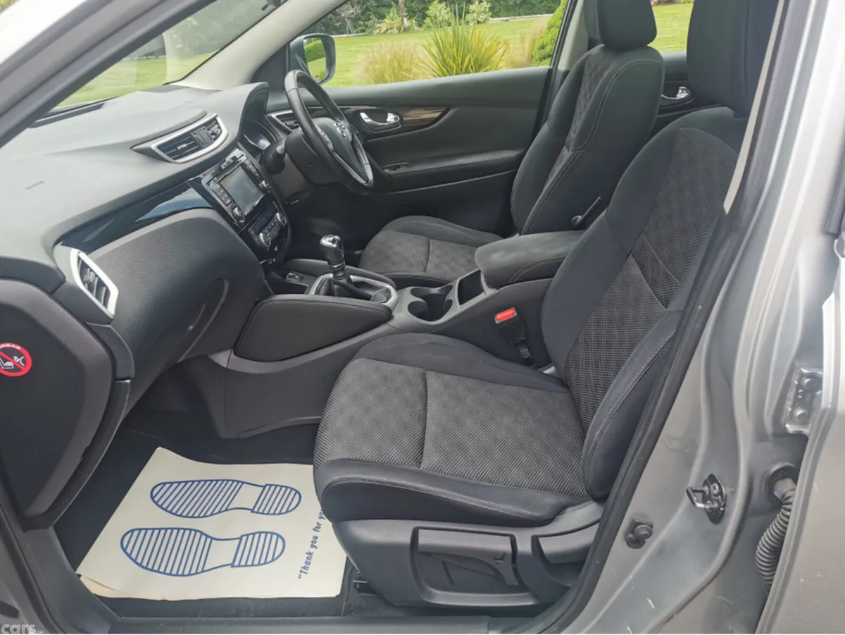 Nissan Qashqai MPV, Diesel, 2016, Silver
