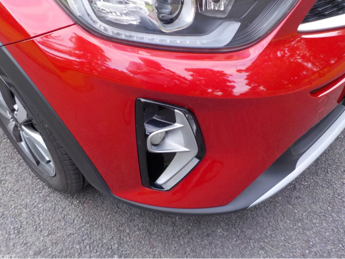 Kia Stonic Hatchback, Petrol, 2021, Red