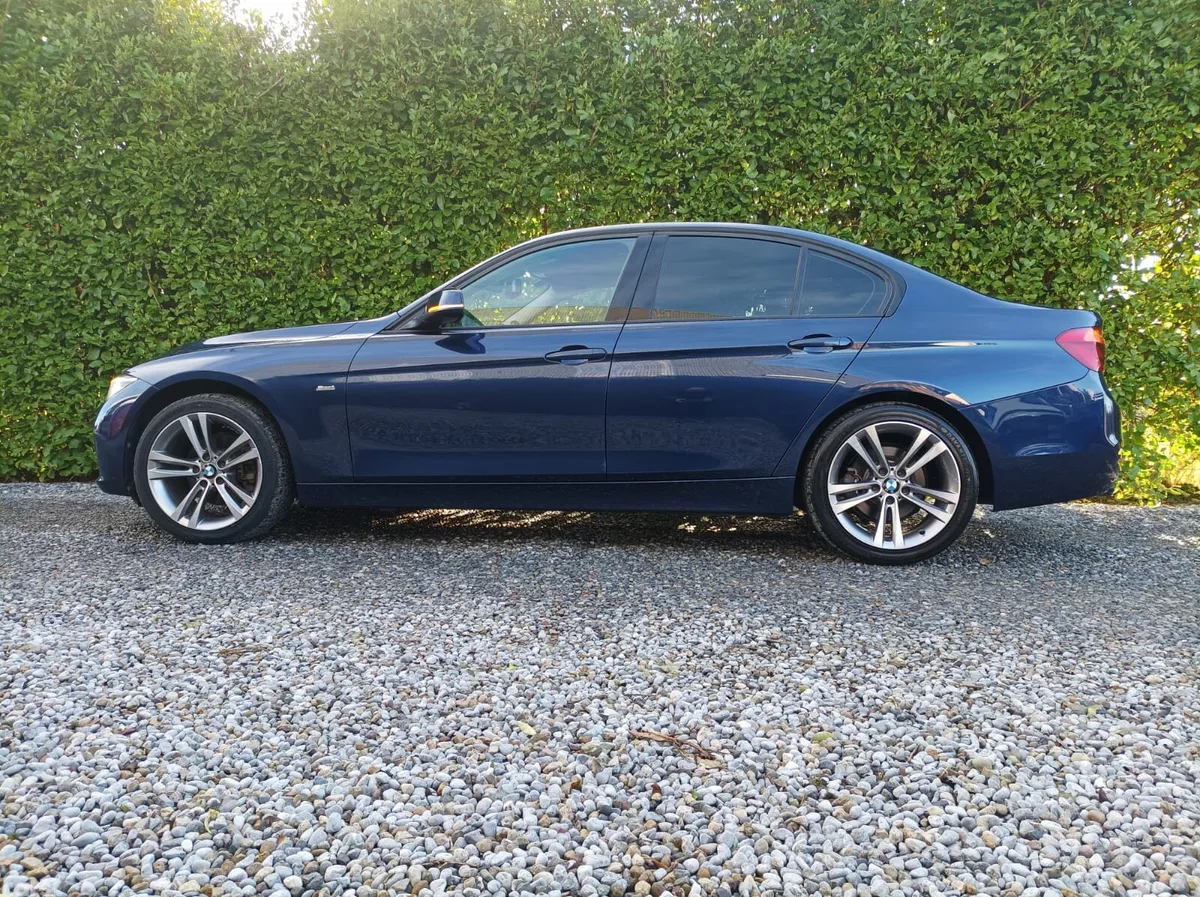 BMW 3-Series Hatchback, Diesel, 2018, Blue