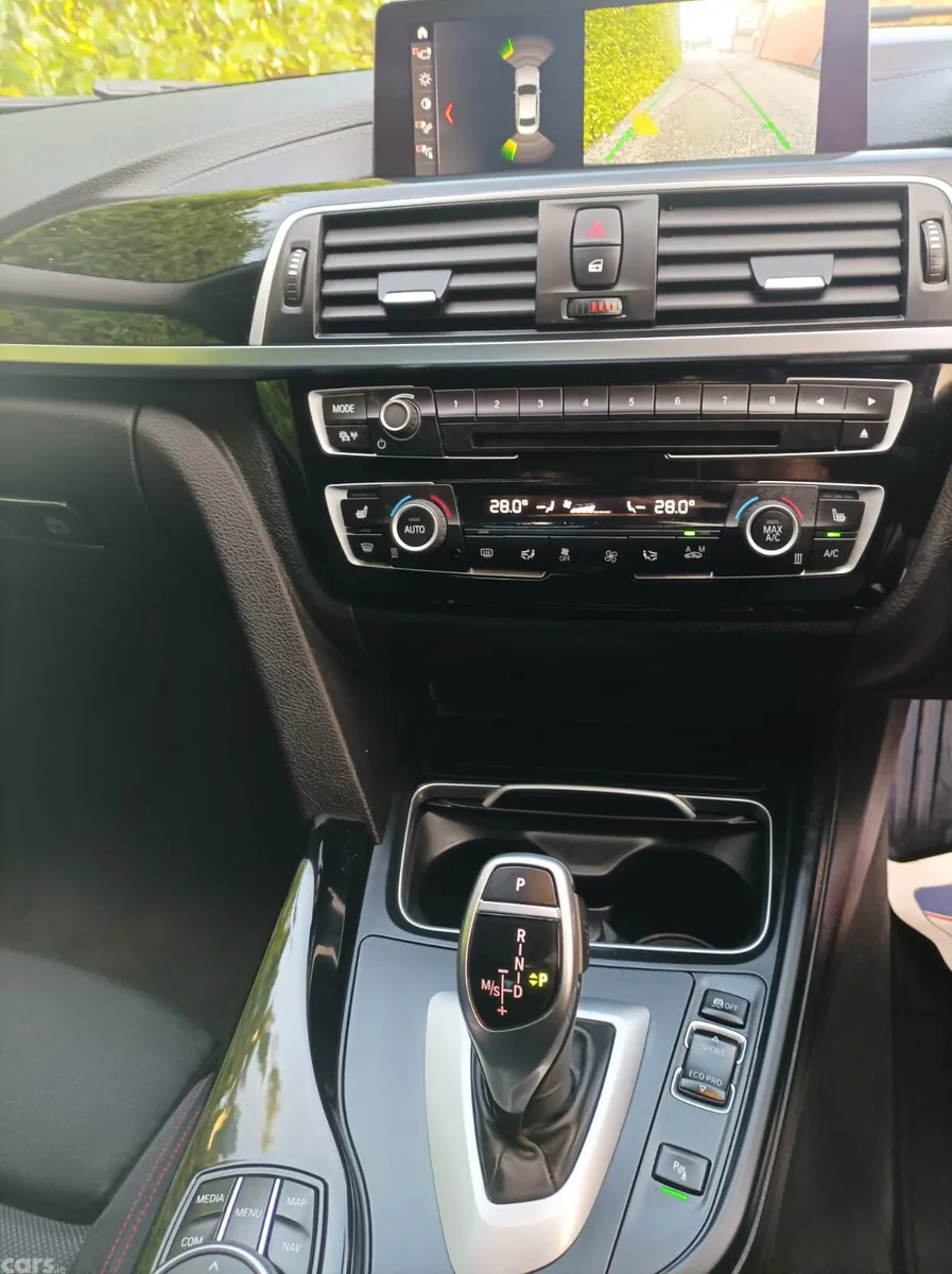 BMW 3-Series Hatchback, Diesel, 2018, Blue