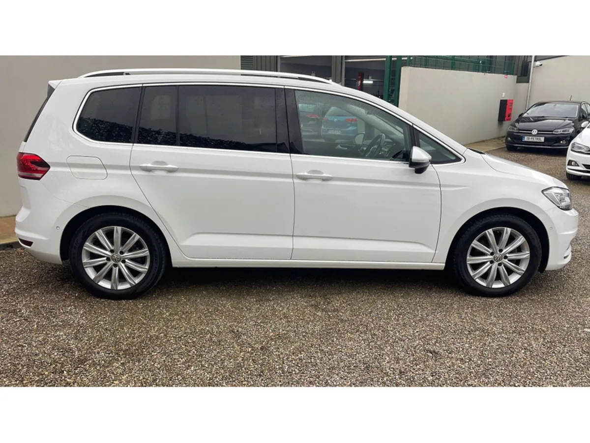 Volkswagen Touran MPV, Diesel, 2019, White