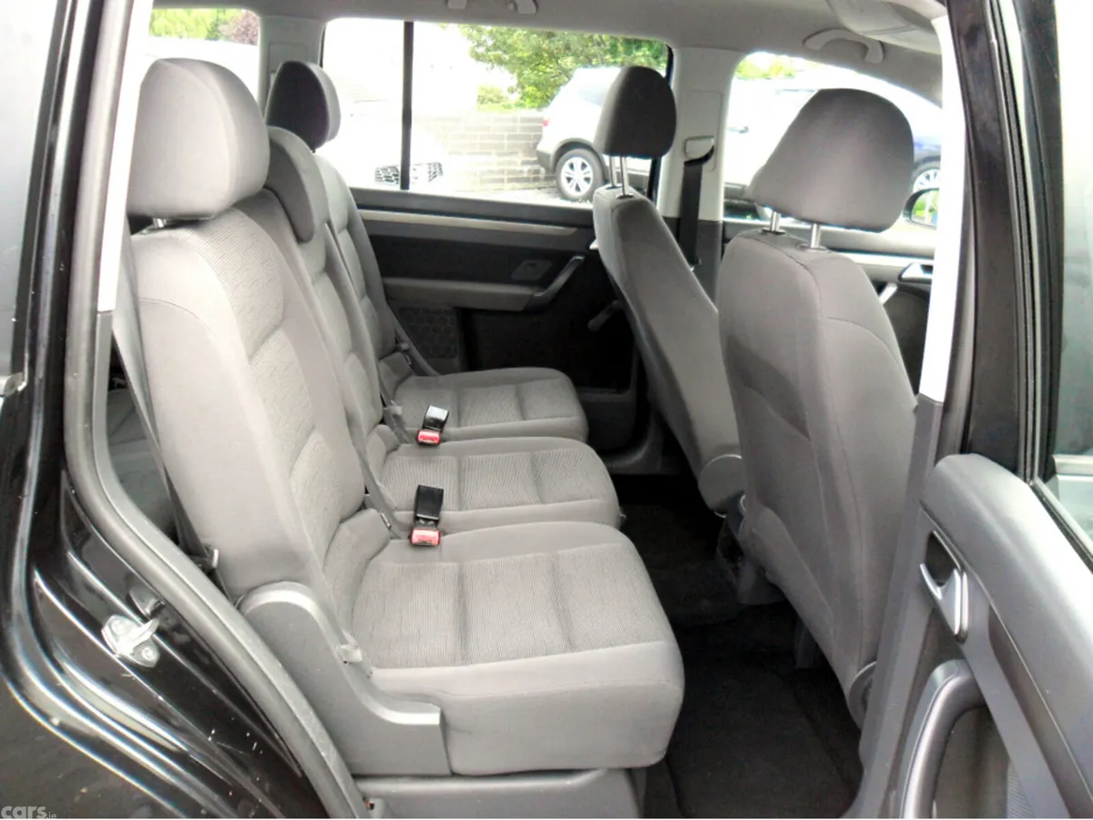 Volkswagen Touran MPV, Diesel, 2008, Black