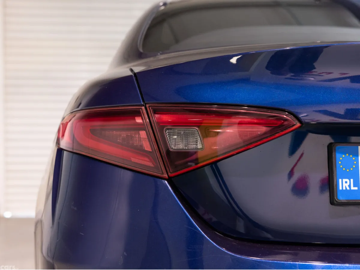 Alfa Romeo Giulia Saloon, Diesel, 2017, Blue