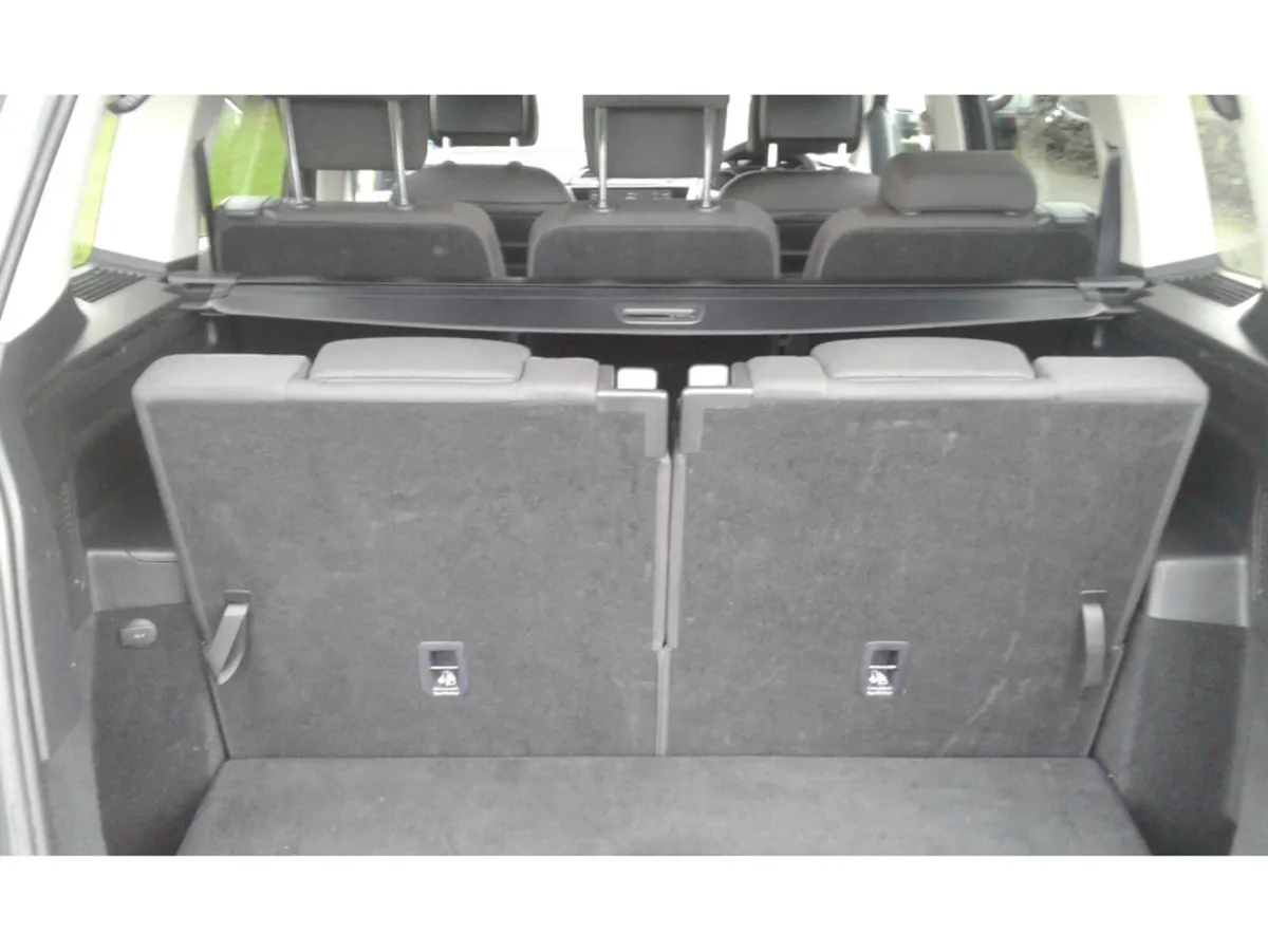 Volkswagen Touran MPV, Diesel, 2020, Grey