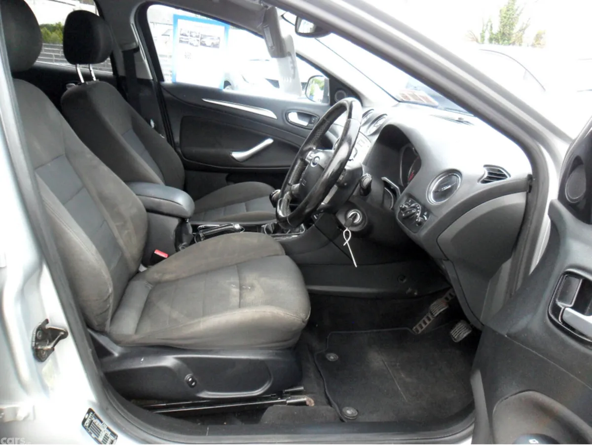 Ford Mondeo Hatchback, Diesel, 2009, Silver