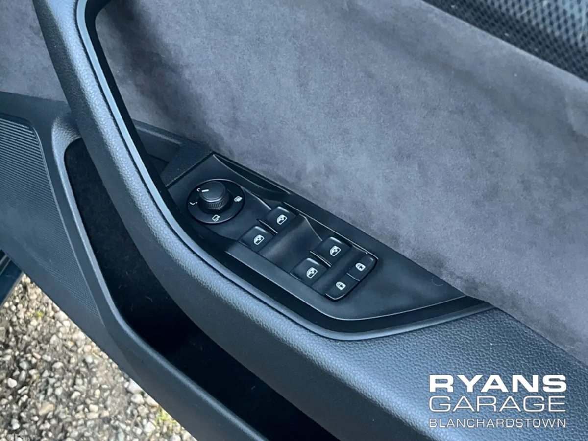 Skoda Superb Hatchback, Diesel, 2019, Grey