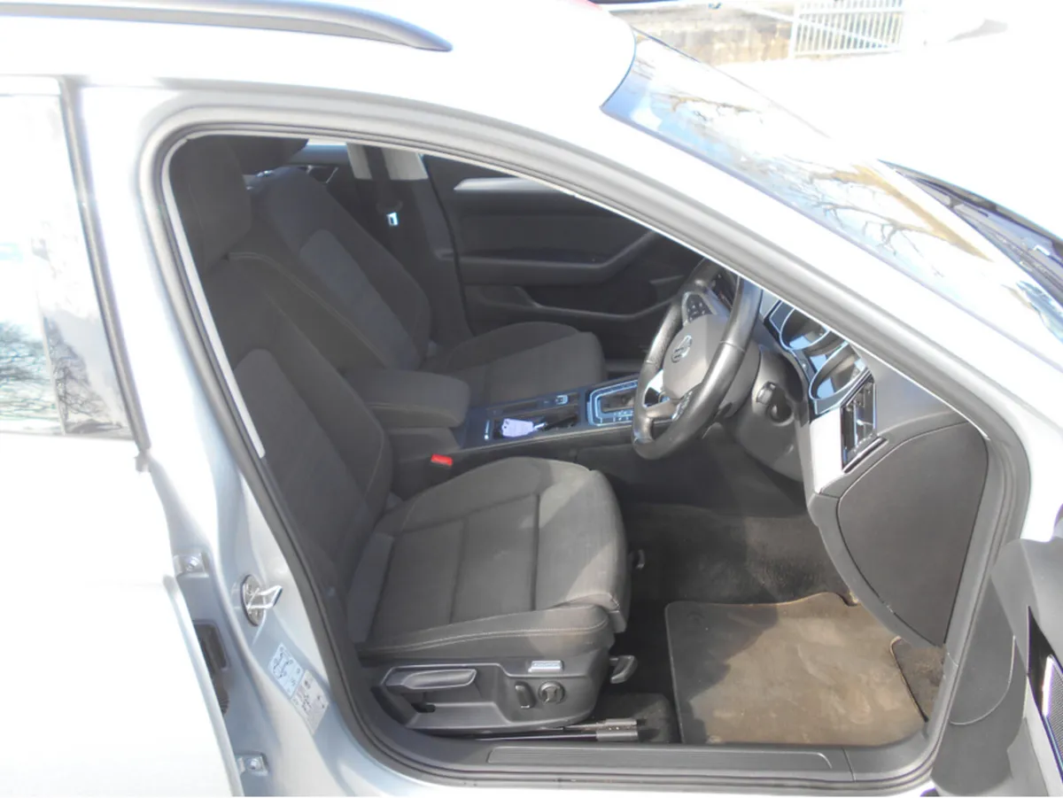 Volkswagen Passat Estate, Diesel, 2022, Silver