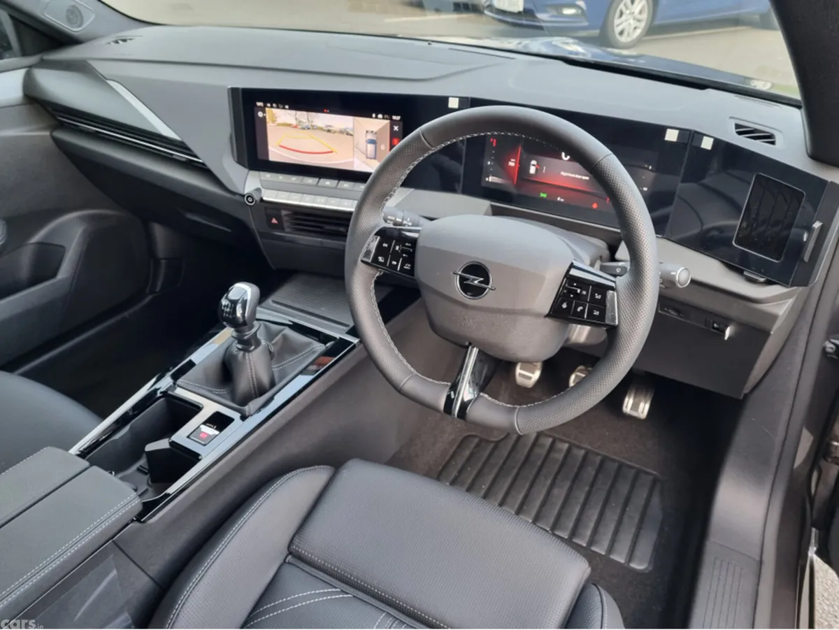 Opel Astra Hatchback, Petrol, 2026, Grey