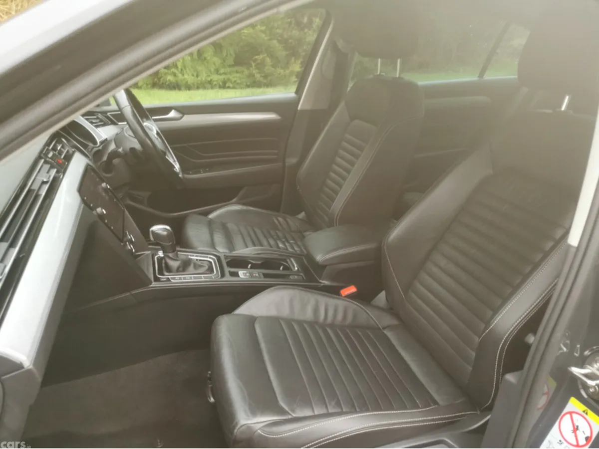 Volkswagen Passat Saloon, Diesel, 2020, Grey