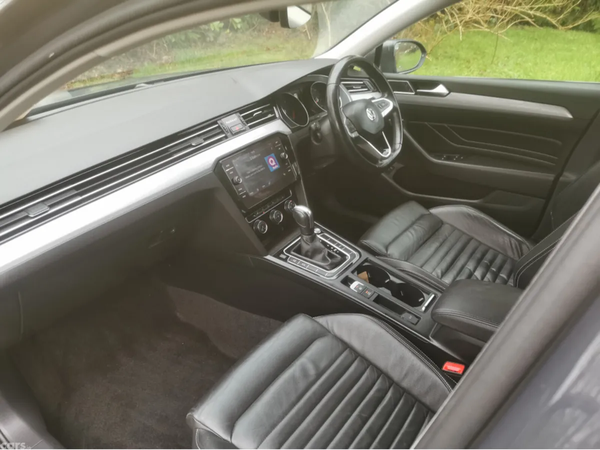 Volkswagen Passat Saloon, Diesel, 2020, Grey