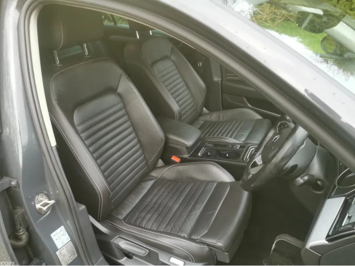 Volkswagen Passat Saloon, Diesel, 2020, Grey