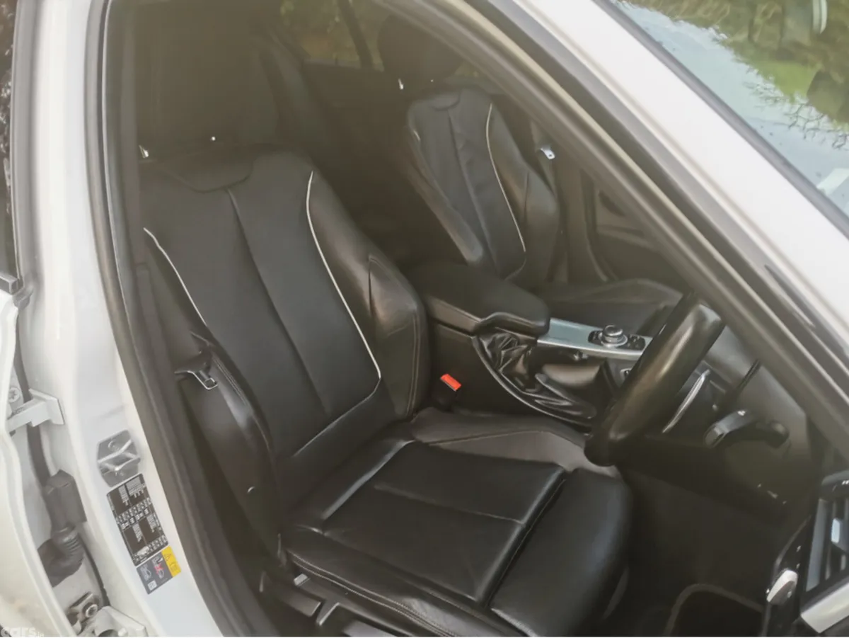 BMW 3-Series Saloon, Petrol Hybrid, 2016, White