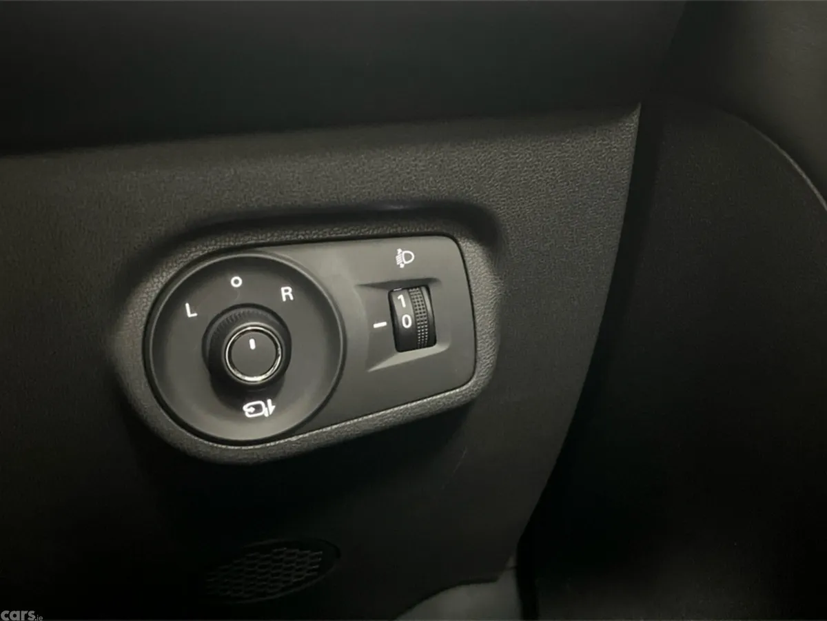 MG ZS SUV, Petrol Hybrid, 2027, Silver