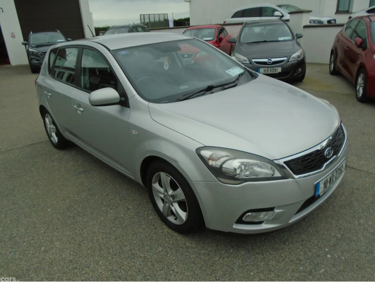 Kia Ceed Hatchback, Diesel, 2010, Silver
